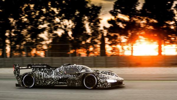 PORSCHE