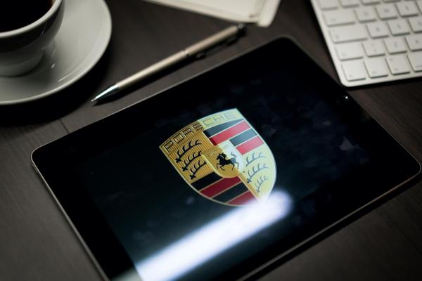 Porsche Crest - Zurijeta / Shutterstock.com