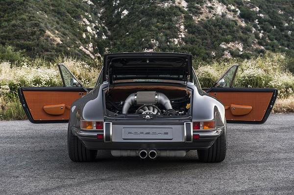 Singer Targa