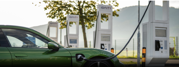 Porsche planning luxury fast-charging station