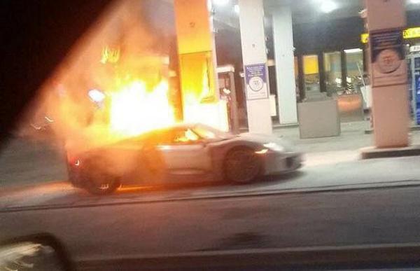 Porsche 918 on fire