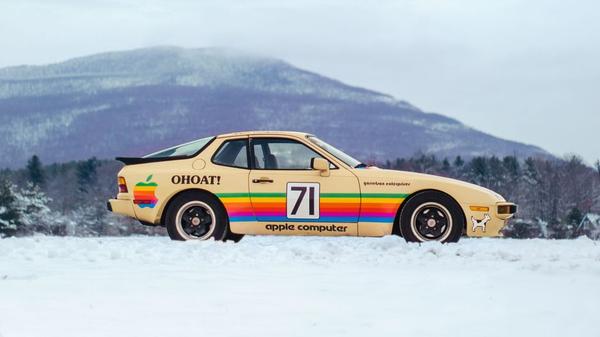Porsche in Retro Apple Livery