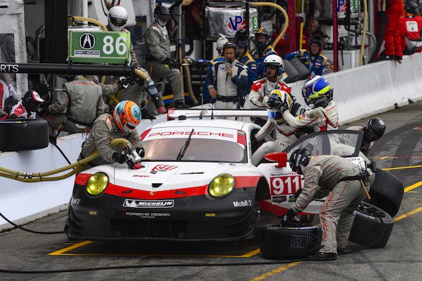 Porsche pit stop lime rock 20