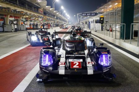 Porsche 919s in the pits