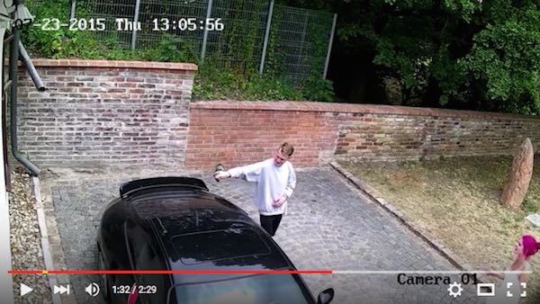vandal scratching Porsche