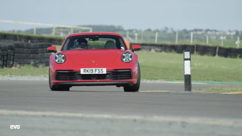 Porsche 992 Carrera