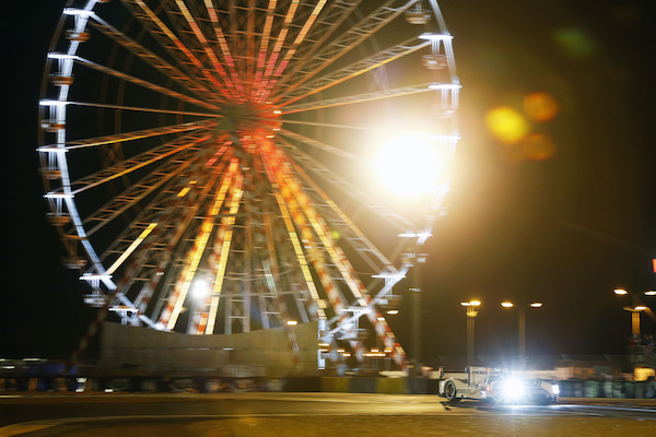 porsche 919 in front of ferris wheel
