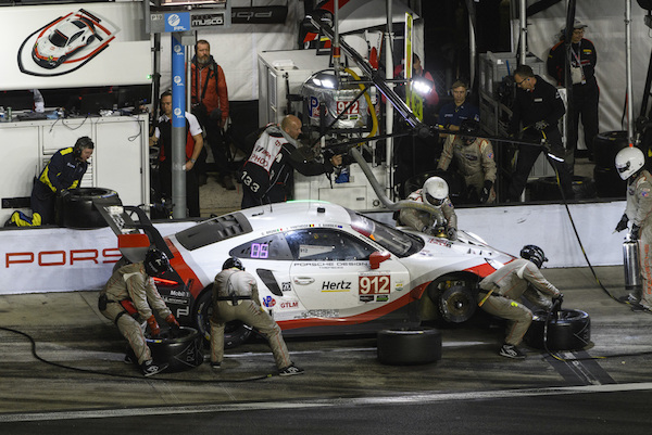 Porsche pit stop