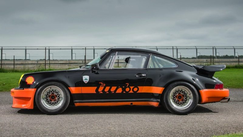 PORSCHE 930