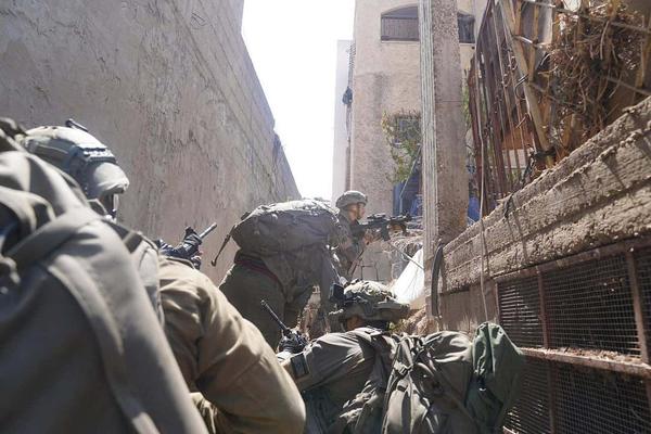 Israeli soldiers in Jenin