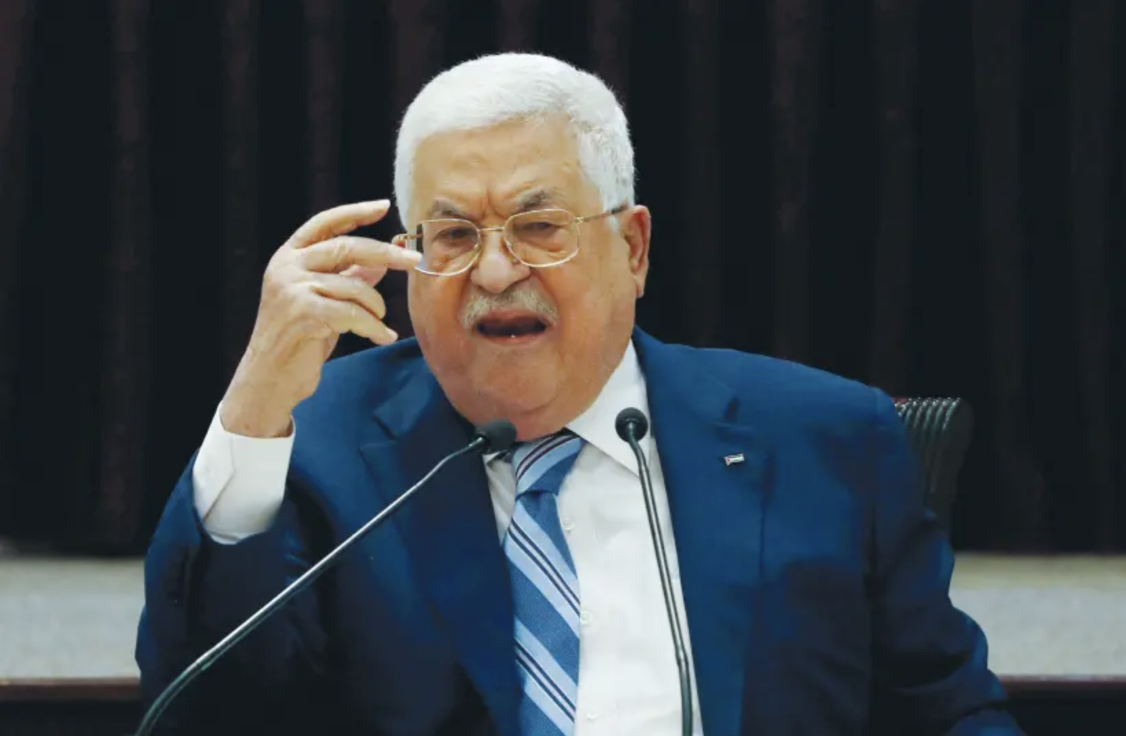 Mahmoud Abbas gestures during a meeting in Ramallah