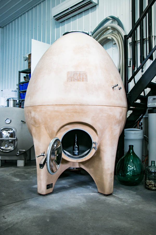 Concrete egg tank