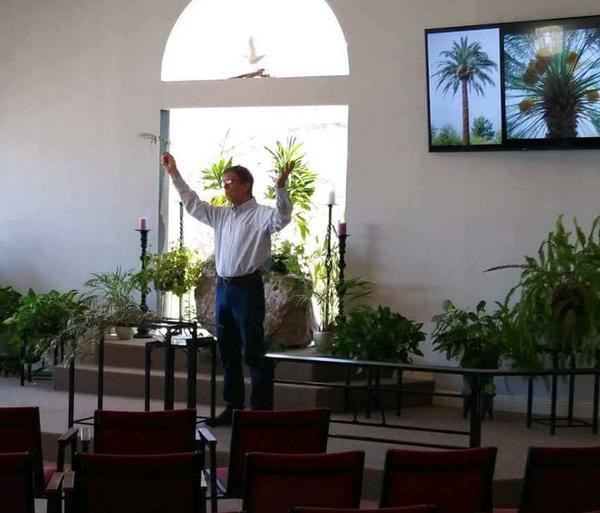 Nathan talking about lifting palms