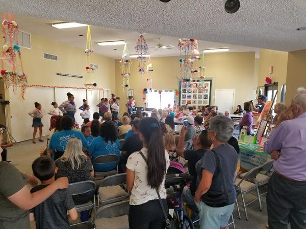 Ballet Folklorico + audience