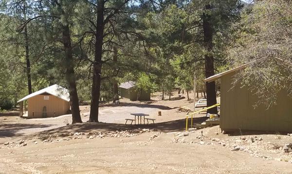bathrooms + 2 cabins