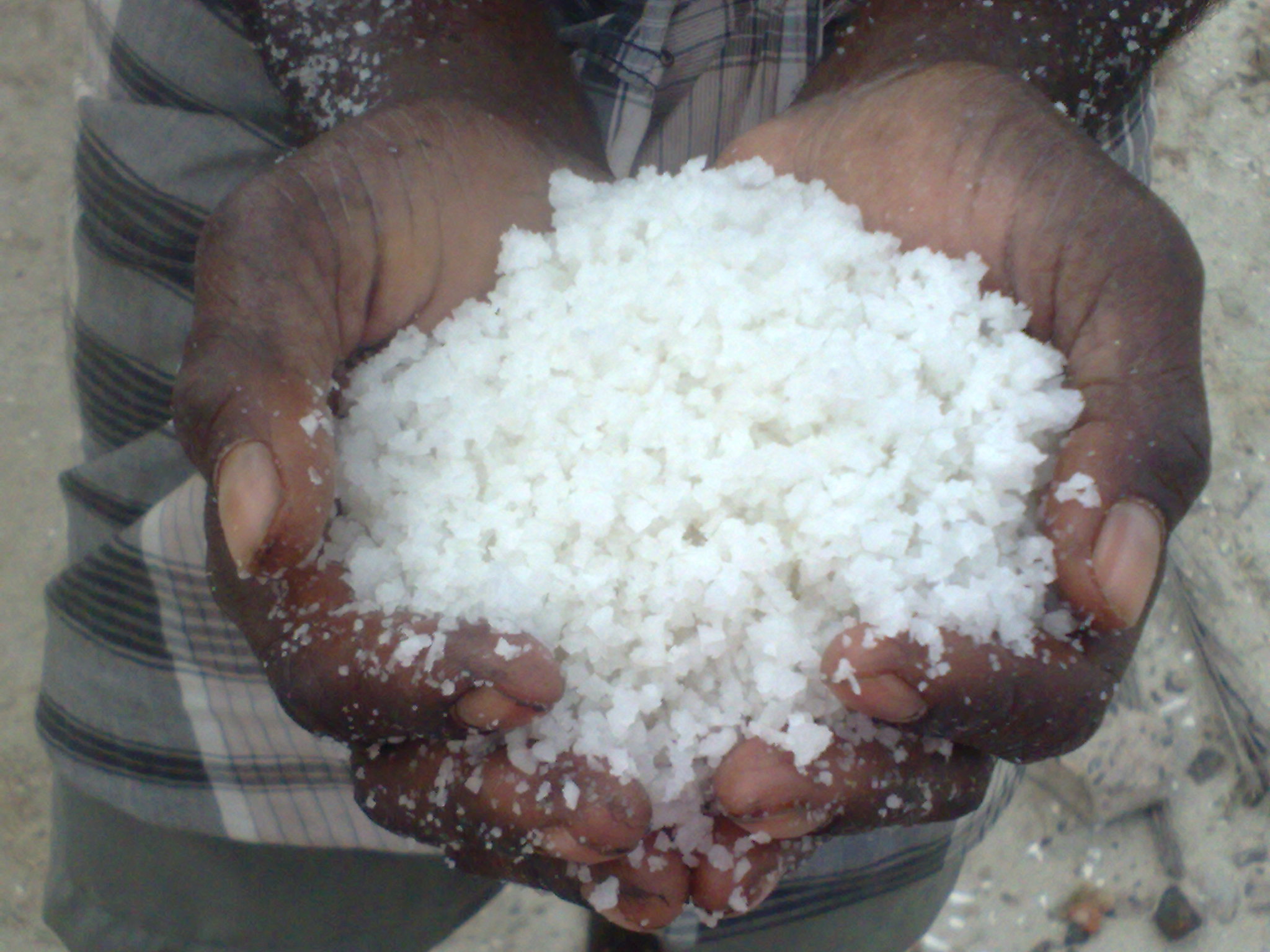 a handful of salt - Flickr image