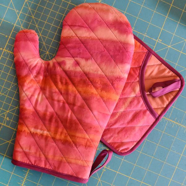 Easy Hot Pad and Oven Mitt Set