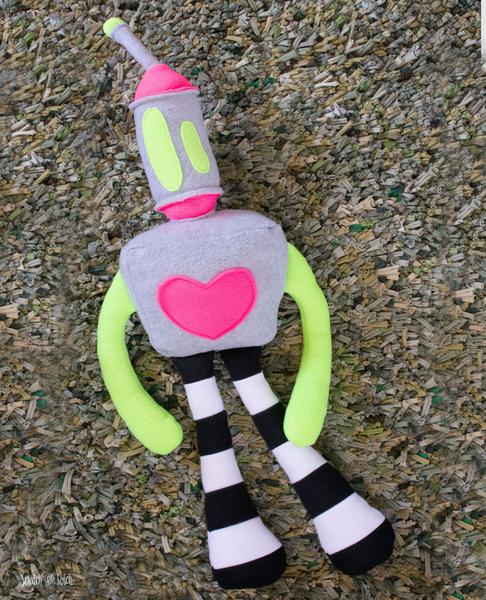Love Bot: Free Plush Robot Sewing Pattern