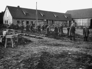 Women working at Ravensbrück