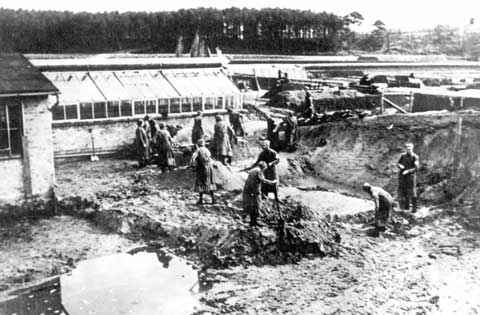 Women working at Ravensbrück