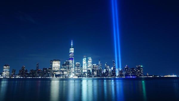 Tribute in light from DesignOil via Pixabay