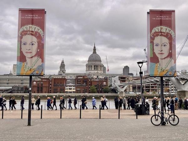 The line opposite St. Pauls
