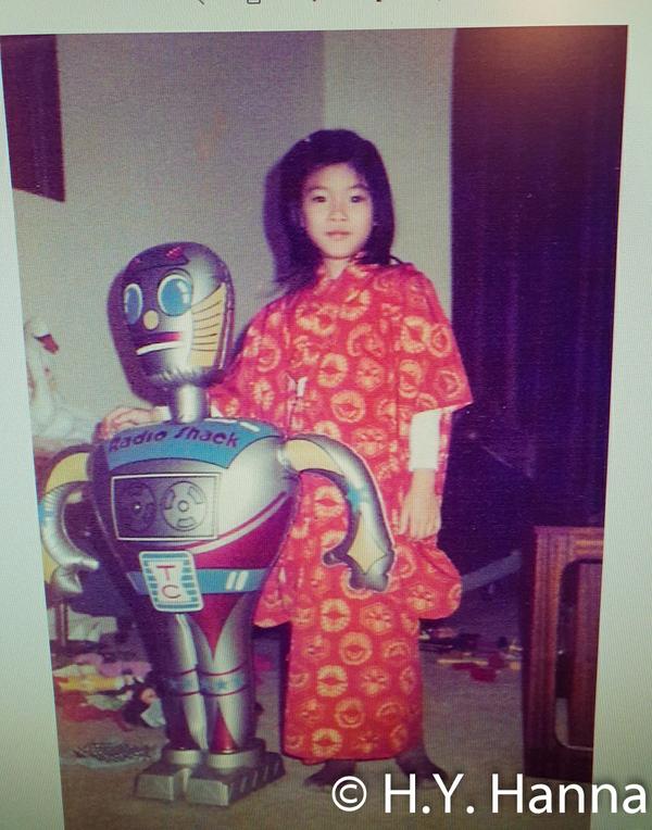 Image - a 6yr old Hsin-Yi with her robot friend