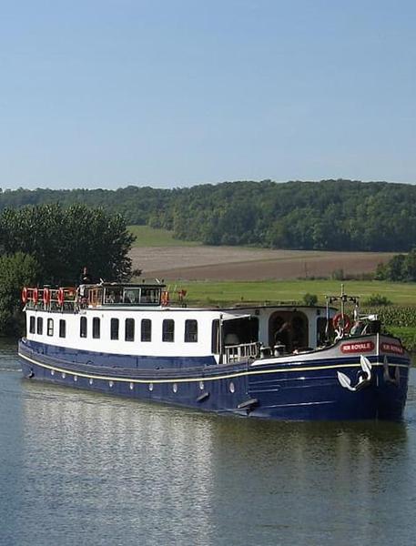 Kir Royale barge cruise