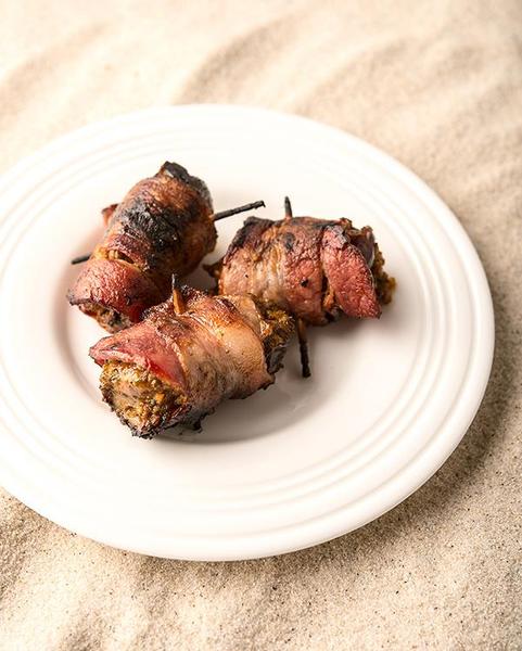 Dove poppers on a plate. 