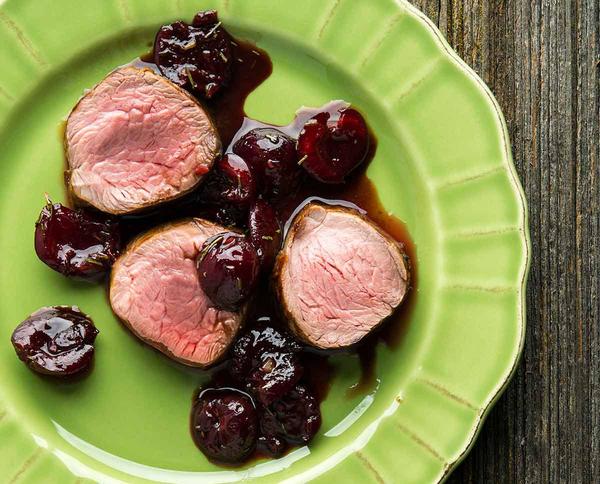 Pork tenderloin with cherries