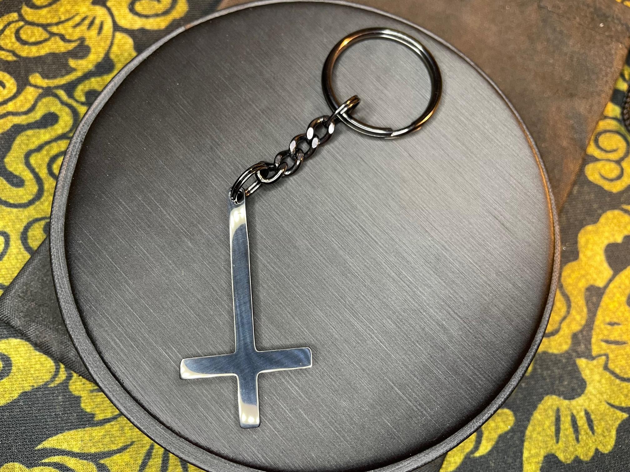 upside down inverted cross stainless steel pendant keychain gothic minimalist retro satanic wiccan occult darkness jewelry black
