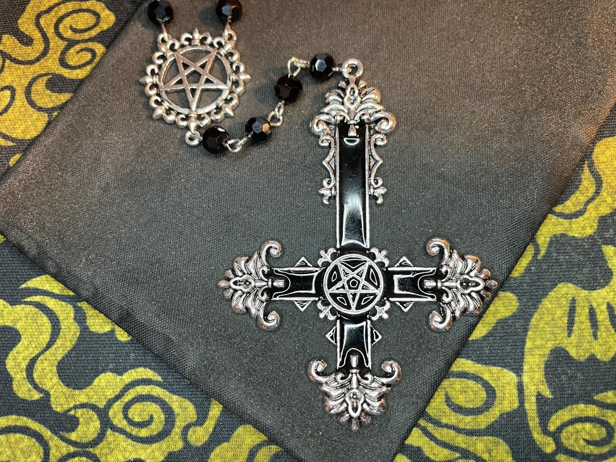 Satanic Rosary Inverted Pentagram Ornate Upside Down Cross 666 Pendant Witchcraft Black Magic Wiccan Occult Necklace Darkness Jewelry Silver Black