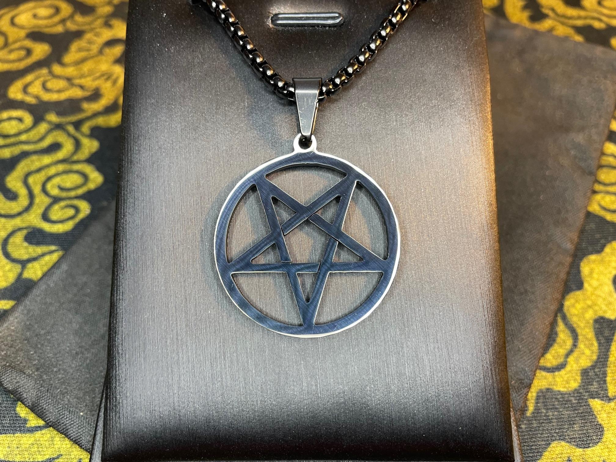 inverted pentagram upside down pendant necklace satanic temple wiccan church of satan occult darkness jewelry