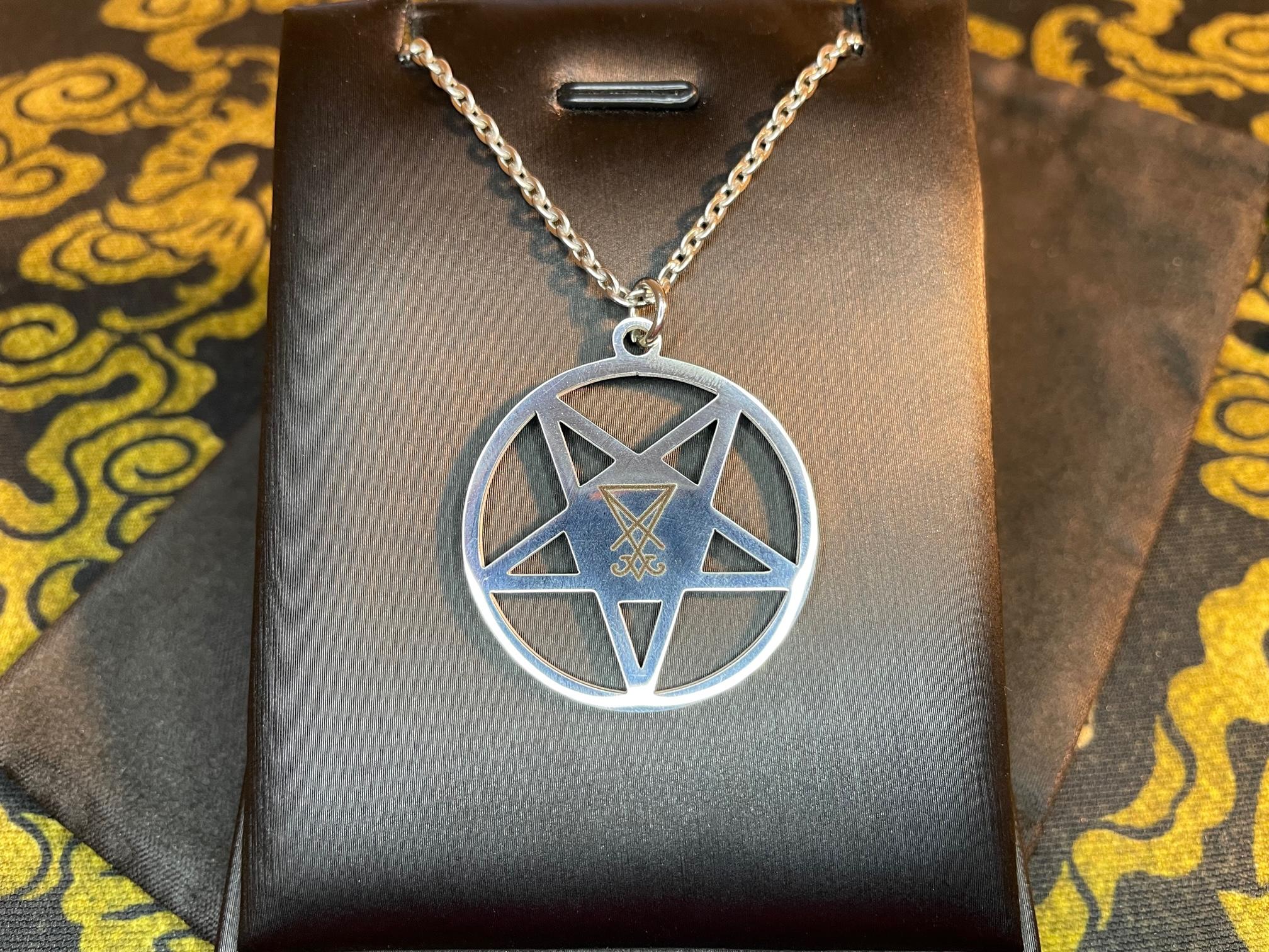 Inverted Pentagram Sigil of Lucifer Upside Down Stainless Steel Pendant Necklace Satanic Gothic Pagan Wiccan Druid Darkness Jewelry Silver