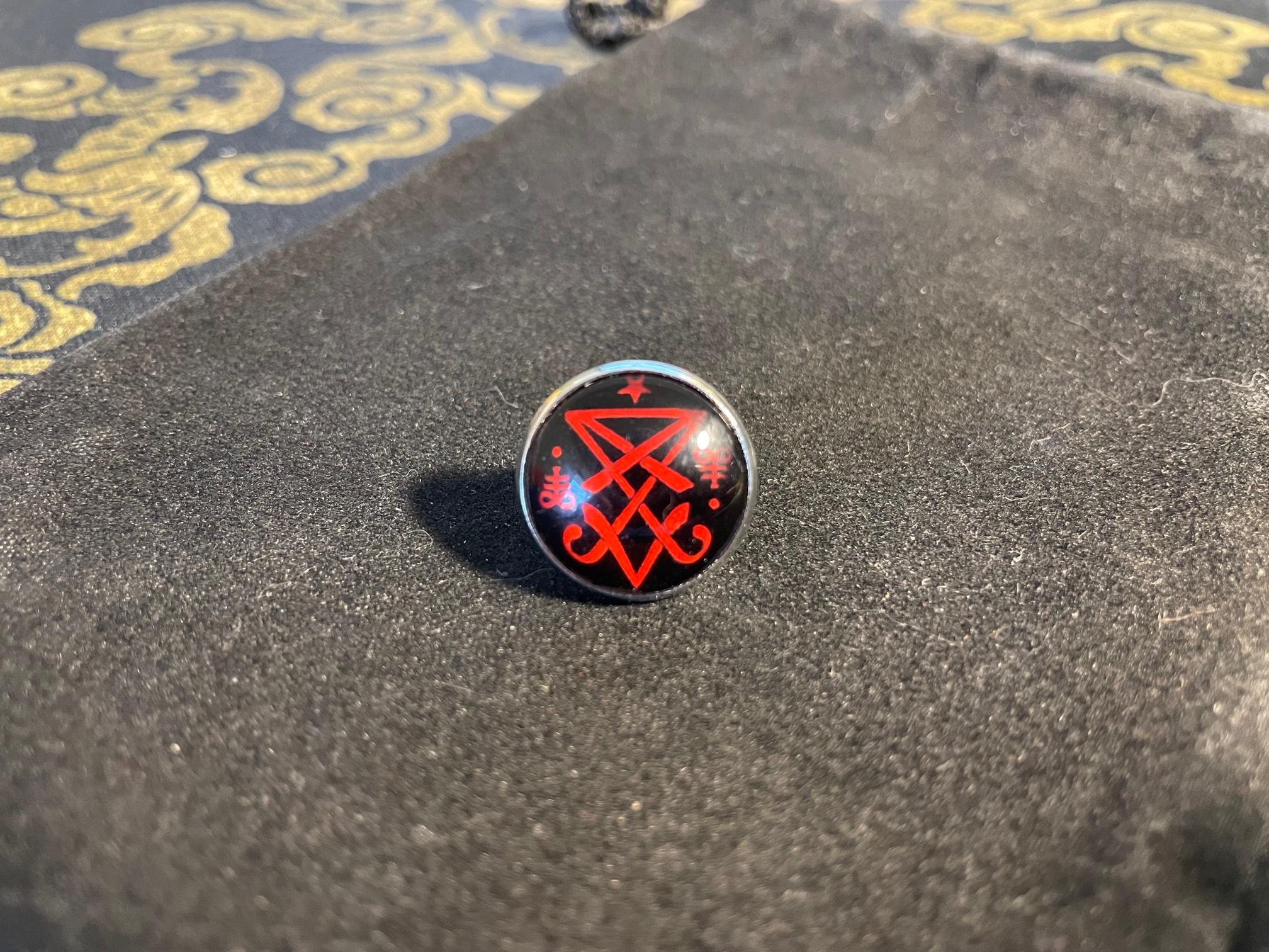 sigil of lucifer leviathan cross inverted pentagram star glass lapel pin satanic wiccan occult darkness jewelry black red color