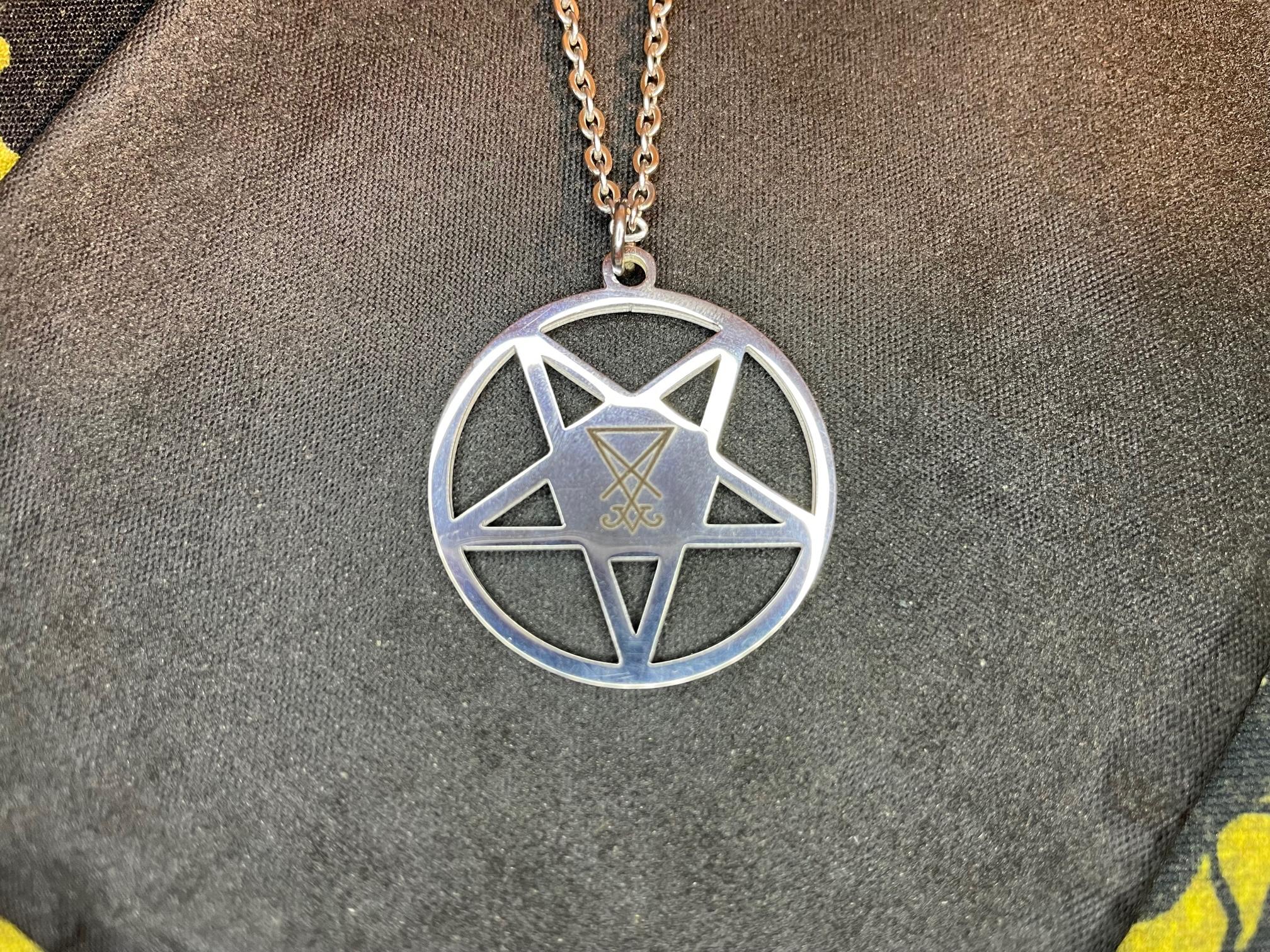 inverted pentagram sigil of lucifer upside down stainless steel pendant necklace