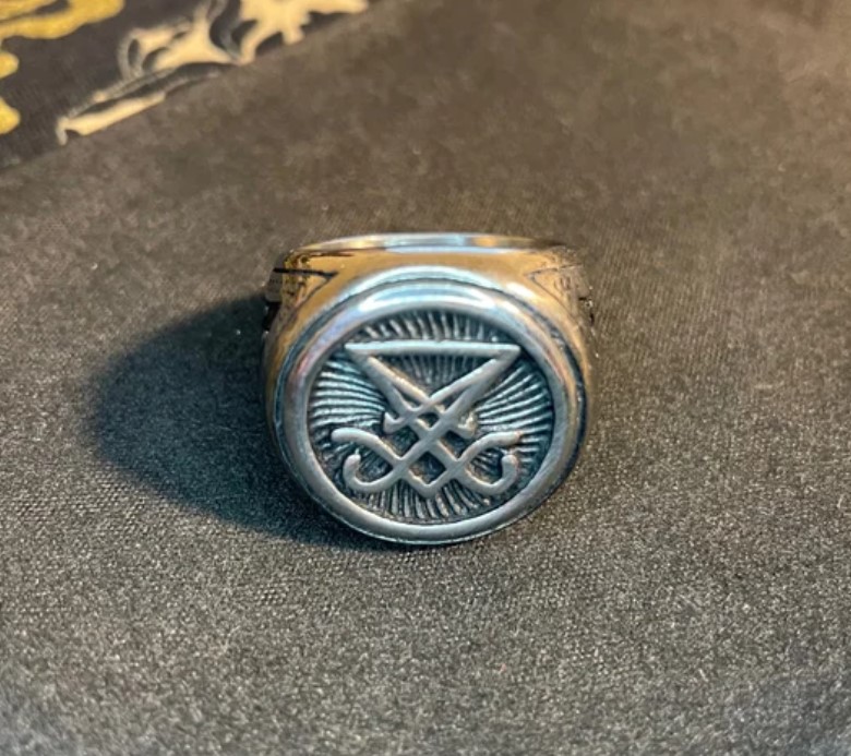 Sigil of Lucifer Circle Seal of Satan Baphomet Signet Statement Ring Gothic Vintage Punk Pagan Wiccan Satanic Occult Darkness Jewelry Silver