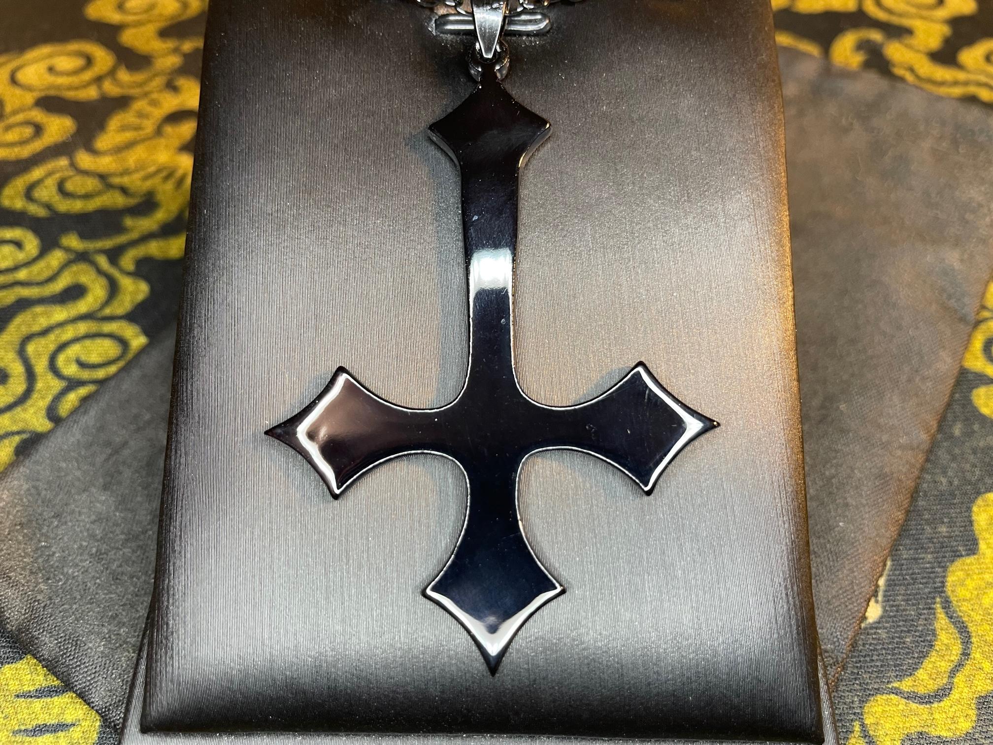 Black Swirled Acrylic Inverted Upside Down Cross Pendant Necklace Vintage Gothic Satanic Pagan Wiccan Druid Occult Darkness Jewelry Black Color
