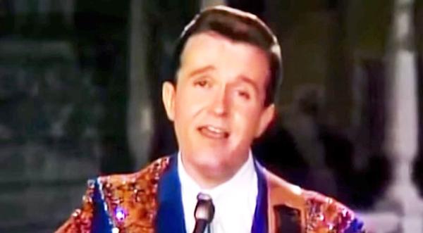Bill Anderson Performs 1963 Single, ‘Still,’ In Decades-Old Clip