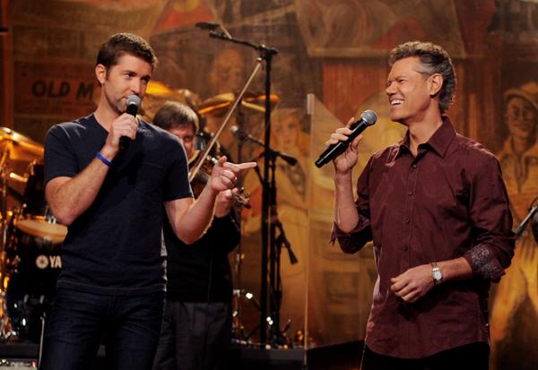 Randy Travis & Josh Turner Seduce Crowd With Unmatched Duet