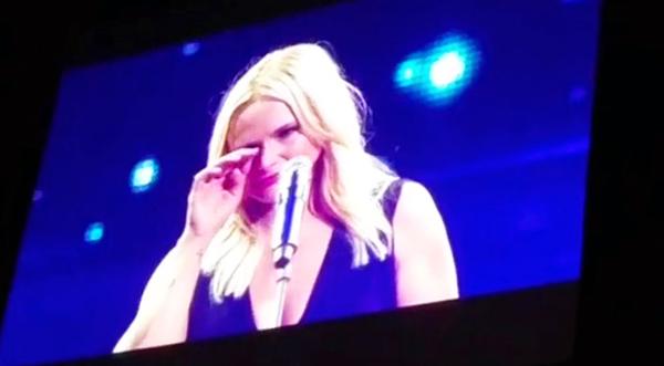 Miranda Lambert Breaks Down In Tears When She Sees Soldier's Sign In The Crowd
