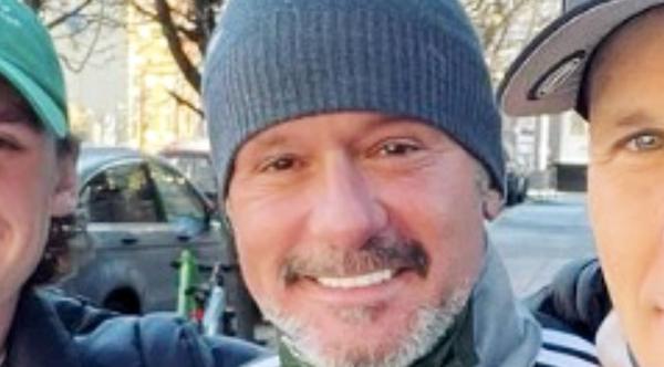 Tim McGraw Posts Photo With His Two Brothers