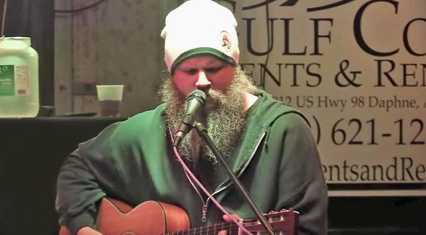 Jamey Johnson Restores Patsy Cline's 'I Fall To Pieces' In Riveting Live Performance