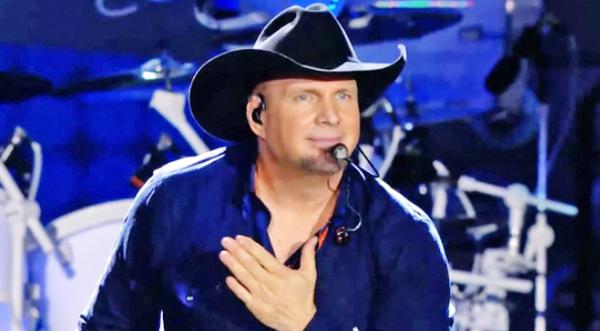 Garth Brooks Makes History (Again) With Astonishing Announcement