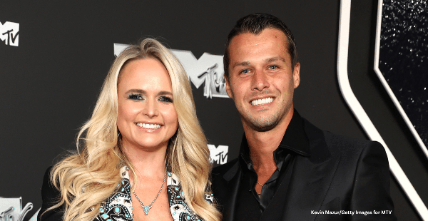 Miranda Lambert Wears Daring Suit On VMAs Red Carpet