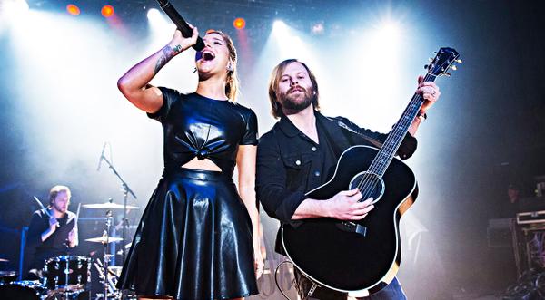 "Voice" Winner & "Nashville" Star Are Officially Dating