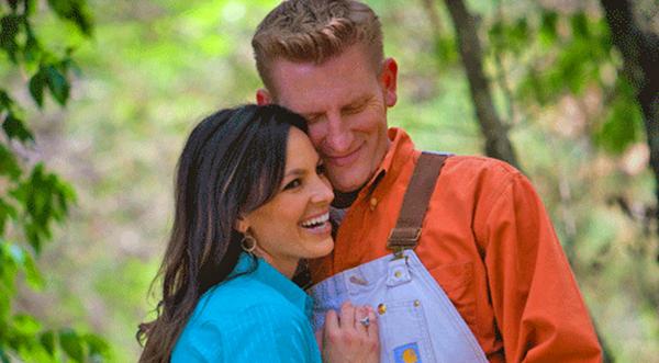 "Pray For A Miracle" - Joey + Rory Ask For Prayers From Fans