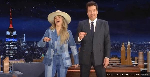 Lainey Wilson Teaches Jimmy Fallon Her Hilarious Pre-Show Ritual