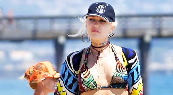 Gwen Stefani Proves Blake Shelton Is One Lucky Guy With Smokin’ Bikini Pic