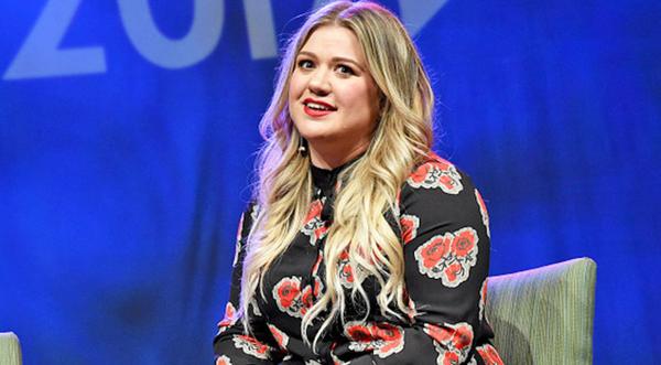 Kelly Clarkson Unleashes Response To National Anthem Protests